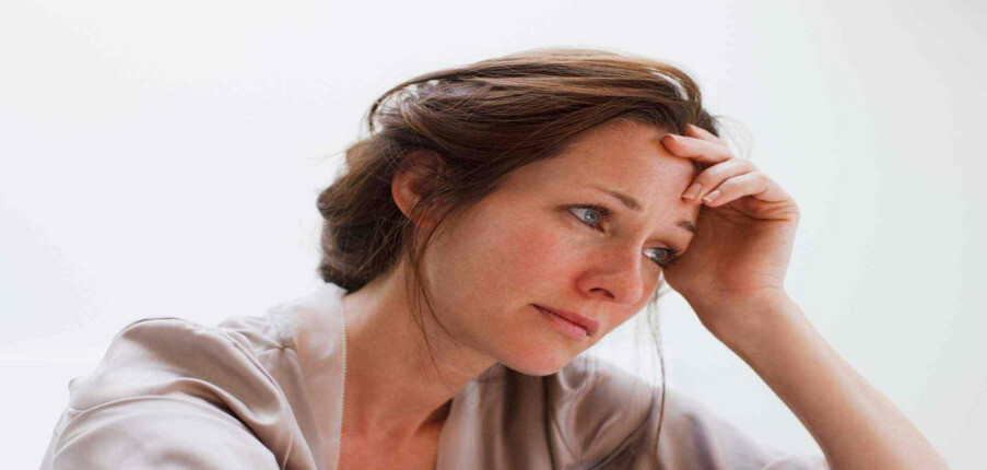 Tiền mãn kinh và trầm cảm: Yếu tố nguy cơ, triệu chứng và các biện pháp khắc phục tại nhà