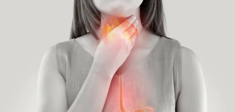 Đau họng do trào ngược có nguy hiểm không và điều trị như thế nào?