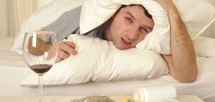 Hangover là gì? Nguyên nhân, triệu chứng và cách phòng ngừa
