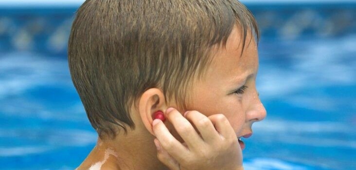 12 cách lấy nước ra khỏi tai mà bạn có thể áp dụng