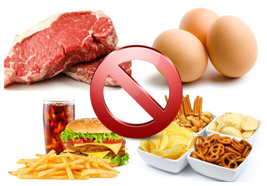 Cần tránh các thực phẩm giàu cholesterol (Nguồn ảnh: Recetaste) 