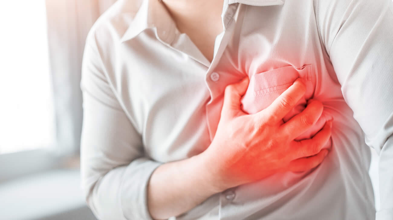 Mắc hoặc có nguy cơ mắc bệnh tim  làm gia tăng khả năng mắc bệnh viêm đại tràng. (nguồn: apogeecardiologist.com)
