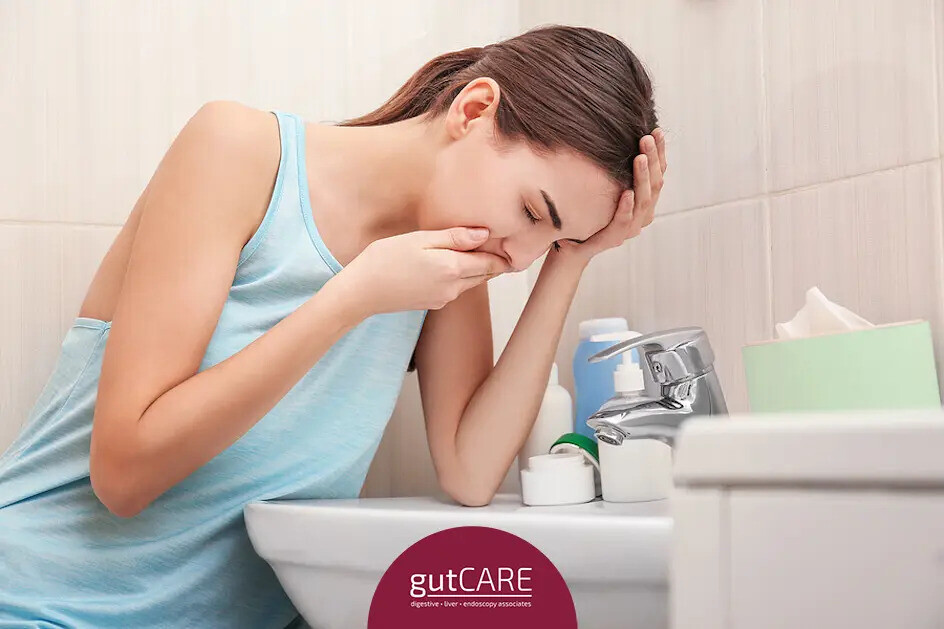 Đau nửa đầu có thể kèm theo buồn nôn. Nguồn ảnh: www.gutcare.com.sg  