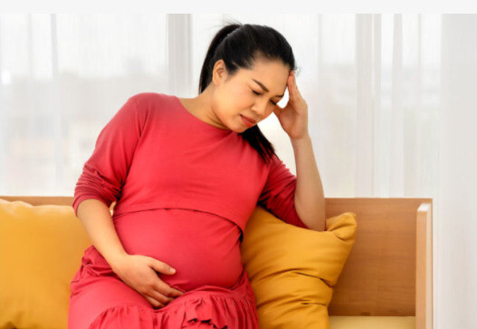 Đau đầu trong thời kì mang thai. Nguồn ảnh: health.clevelandclinic.org