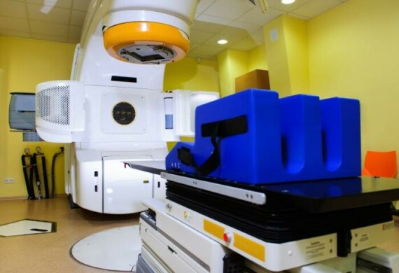 Các bác sĩ thường sử dụng tia xạ để điều trị các dạng ung thư cổ tử cung tiến triển.   (Nguồn ảnh medicalnewstoday.com)