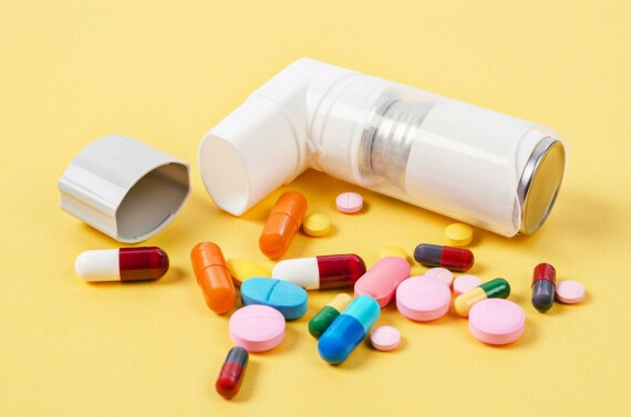 Tham khảo ý kiến bác sĩ trước khi dùng một số loại thuốc cùng với Codein. Nguồn ảnh: Pinterest