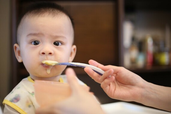 Lựa chọn các loại thức ăn phù hợp cho trẻ có thể làm cải thiện tình trạng tiêu chảy. Nguồn ảnh: Pediatricswest.org