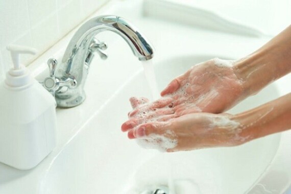 Rửa tay thường xuyên giúp ngăn ngừa sự lây lan của virus có thể gây ra bệnh cúm dạ dày.Nguồn ảnh: blogspot.com