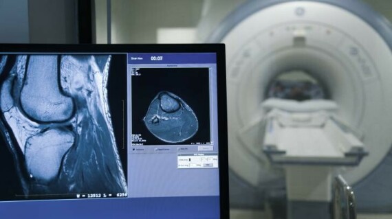 MRI cương khớp (nguồn ảnh: https://www.healthgrades.com/)