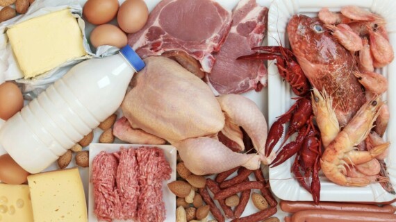 Thực phẩm làm tăng cholesterol (Nguồn ảnh: Nutrition Facts)