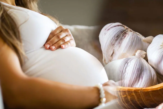 Thận trọng khi dùng tỏi ở phụ nữ mang thai và cho con bú. Nguồn ảnh theo globalcirculate.com
