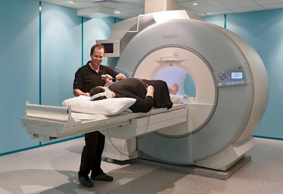 Bạn có thể được yêu cầu chụp CT hay MRI để xem cấu trúc cụ thể của khớp thái dương hàm.  (nguồn: envisionmi.com.au)
