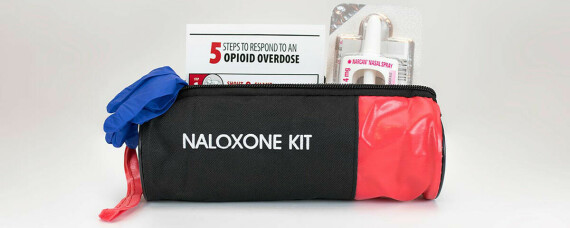  Naloxone là thuốc được sử dụng để điều trị quá liều opioid (nguồn ảnh: anyantreatmentcenter.com)