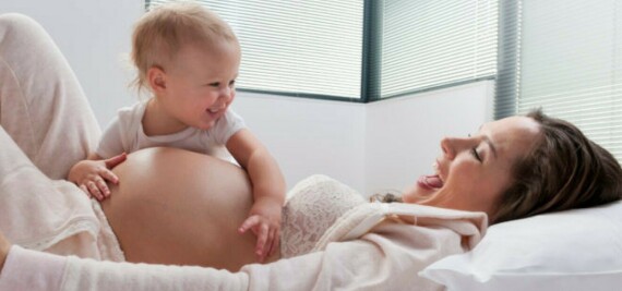 Breastfeeding While Pregnant | Parenting Hub Nguồn: parentinghub.co.za
