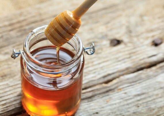 Mật ong nguyên chất dạng thô mang lại rất nhiều lợi ích cho sức khoẻ. Nguồn ảnh: Isaaa.org