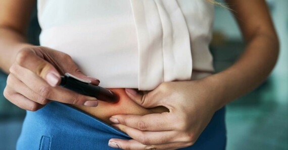 Những người mắc bệnh đái tháo đường thường tiêm insulin vào bụng (nguồn ảnh: medicalnewstoday.com)