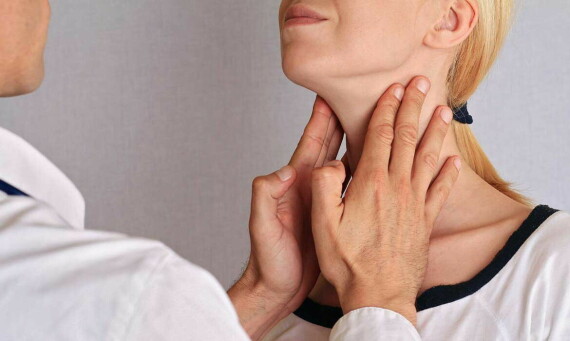 How Taking Biotin Can Skew Your Thyroid Test Results | Hair Club Nguồn: hairclub.com