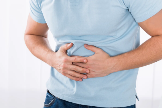 Các triệu chứng thường gặp của viêm loét đại tràng như đau bụng, tiêu chảy, buồn nôn, nôn…(nguồn: globalnews.ca)