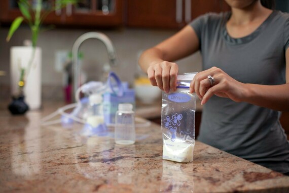 Trữ sữa mẹ trong túi trữ sữa