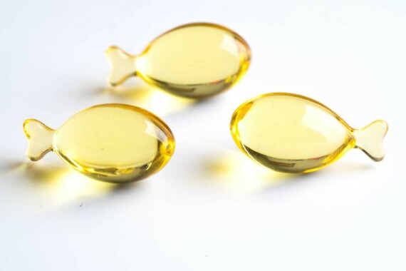 Dầu cá rất giàu axit béo Omega-3, rất tốt cho hệ tiêu hóa bị tổn thương bởi Crohn.   Nguồn ảnh: nutraingredients-usa.com