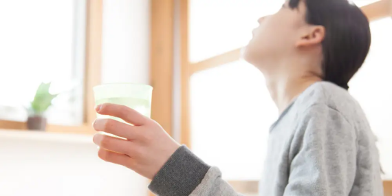 Súc miệng bằng baking soda có thể giúp sát khuẩn | Nguồn ảnh: Getty Image