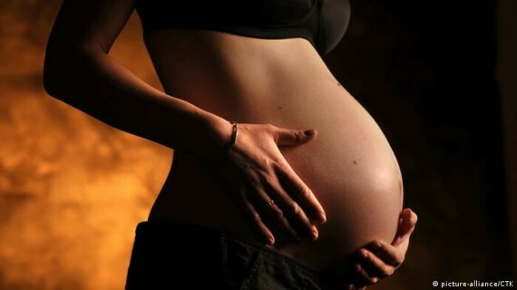 Phụ nữ mang thai có nguy cơ thiếu máu (nguồn: https://www.dw.com/)