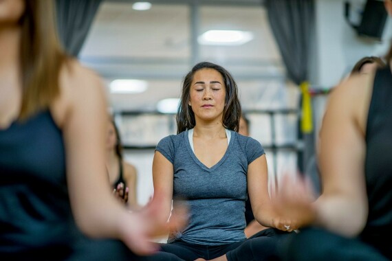 Tập yoga có thể làm giảm căng thẳng