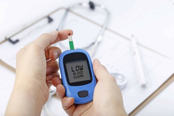 Hạ đường huyết là tác dụng phụ thường gặp khi dùng insulin lispro (nguồn ảnh: prescriptionhope.com)