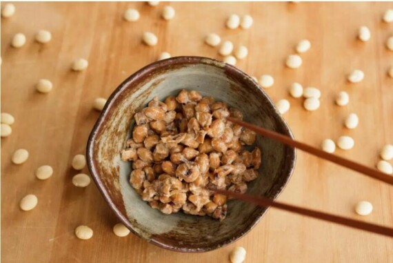 Đối với những người ăn chay và thuần chay, Natto là một nguồn cung cấp vitamin K2 tuyệt vời. Ảnh: medicalnewstoday.com