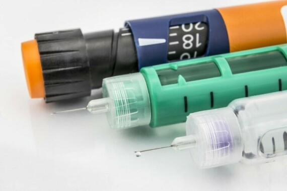 Insulin lispro được tiêm dưới da bằng ống tiêm và kim, bút tiêm hoặc bằng bơm truyền (nguồn ảnh: diabetessa.org.za)