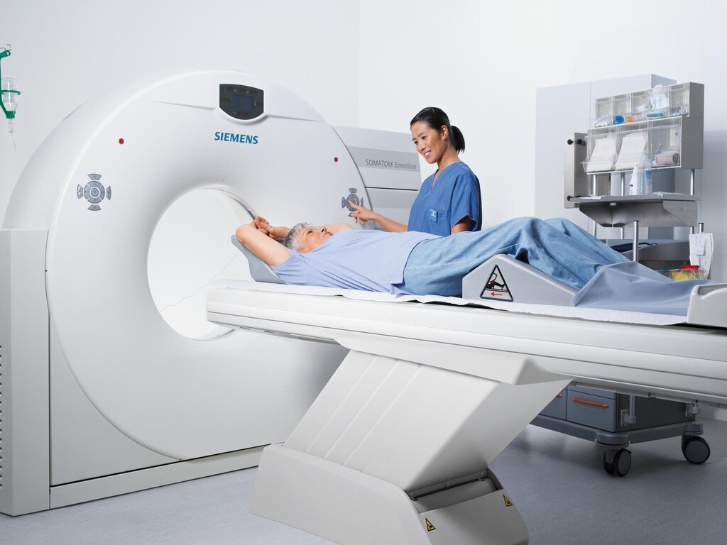 Chụp cắt lớp vi tính ổ bụng là một trong các xét nghiệm chẩn đoán hình ảnh hữu ích để phát hiện ung thư gan. Nguồn ảnh: Prognohealth.com