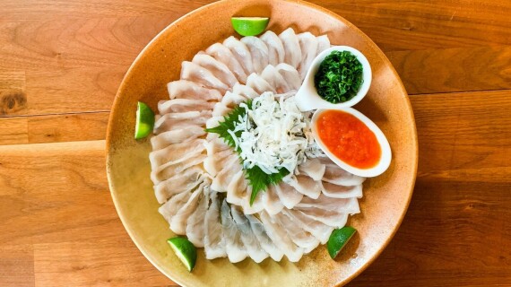Bất chấp những rủi ro đi kèm, các món ăn từ cá nóc vẫn được yêu thích và vô cùng đắt đỏ. Nguồn: elitehavens.com