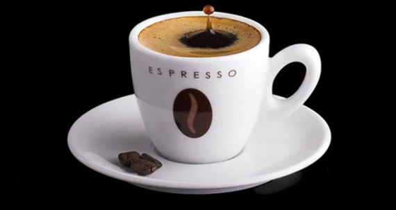 Espresso là loại cafe được pha bằng máy, sử dụng nước nóng nén ở áp suất cao.