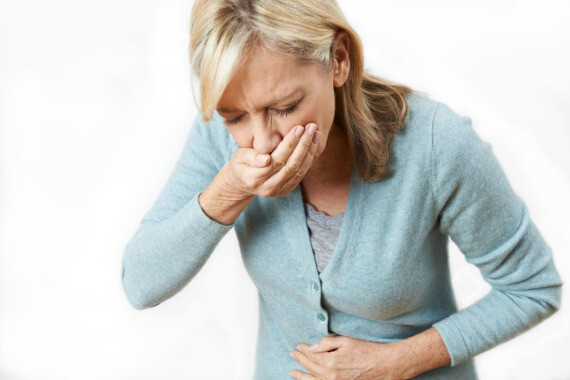 Triệu chứng nôn, buồn nôn là phổ biến khi có các cơn đau nửa đầu. (nguồn: medicalnewstoday.com)