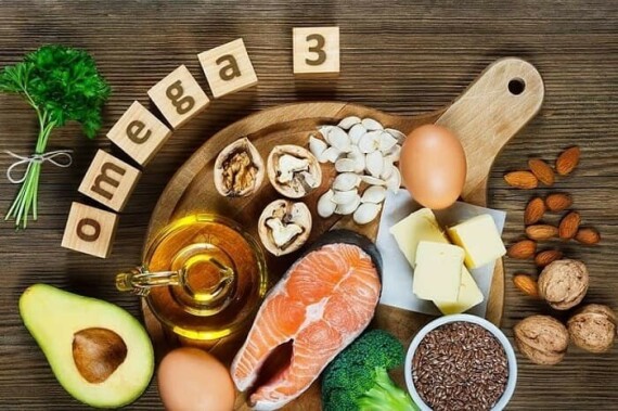 Thực phẩm giàu axit béo omega-3 giúp cải thiện nồng độ cholesterol trong máu. Nguồn ảnh: Pinterest