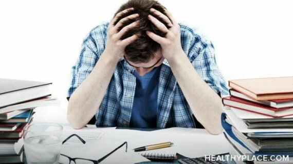 Stress có thể gây ảnh hưởng tới sức khoẻ con người, trong đó có hệ miễn dịch. Nguồn ảnh: healthyplace.com