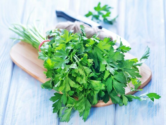 Parsley: Health Benefits, facts, and research