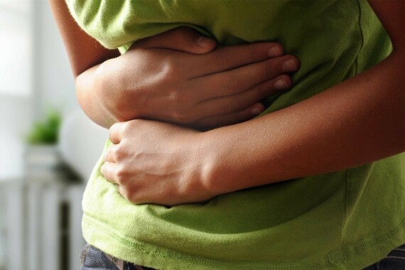 Viêm dạ dày ruột có thể gây đau bụng và nhiều triệu chứng khác. Nguồn ảnh: Webmd.com