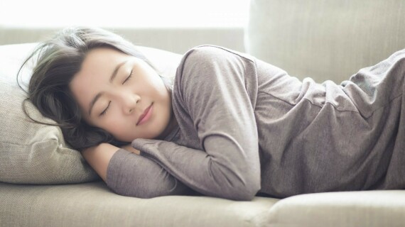 Giấc ngủ ngắn có thể giúp bạn cảm thấy dễ chịu hơn, nguồn ảnh inc.com