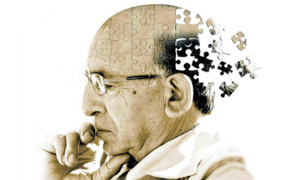 Người cao tuổi là nhóm đối tượng thường xuyên gặp phải các triệu chứng như đau đầu, mất ngủ, suy giảm trí nhớ,... do chức năng não bộ suy giảm.