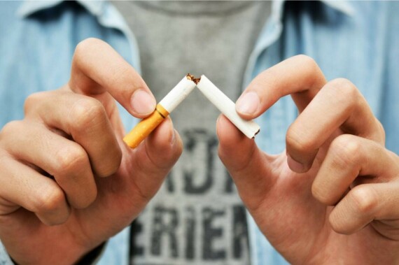 Bỏ thuốc lá làm giảm nguy cơ đột quỵ, nhồi máu cơ tim và các bệnh nghiêm trọng khác. Nguồn ảnh: Webmd