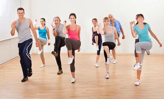 Hình ảnh: Tập thể dục giúp ngăn ngừa loãng xương, duy trì sự dẻo dai của cơ thể. Nguồn: Vietnam Net