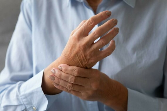 Viêm khớp là nguyên nhân gây ra đau khớp phổ biến nhất. Nguồn: ifixbones.com.