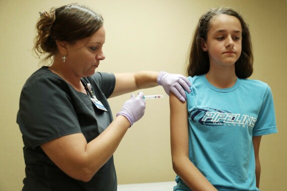Tiêm vắc xin HPV. Nguồn ảnh: NBCnews