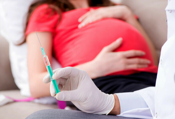 Đây là khoảng thời gian thích hợp để tiêm mũi vắc xin phòng uốn ván đầu tiên cho mẹ bầu. Nguồn ảnh: parenting.firstcry.com