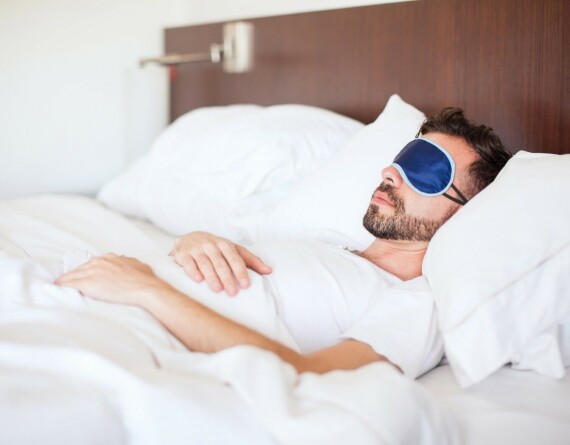 Ngủ đủ giấc giúp bạn lấy lại năng lượng( Nguồn; https://www.sleepscore.com/)
