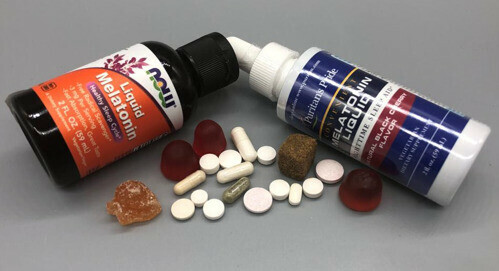 Thông báo với bác sĩ các thuốc, sản phẩm chức năng và thảo dược bạn đang sử dụng trước khi dùng melatonin Nguồn: consumerlab.com