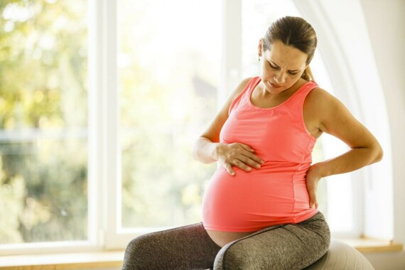 Một trong những nguyên nhân dẫn đến bệnh trĩ là mang thai ( Nguồn Medical News Today)