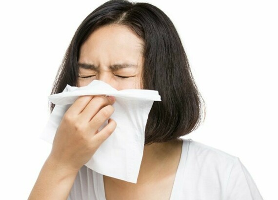 Người bị cảm cúm, sổ mũi có thể sử dụng Dầu gió Nâu Pharmedic