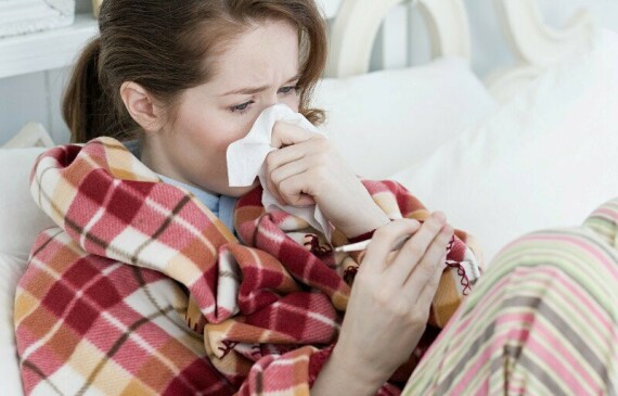 Dầu Gió Hương Sơn dùng để làm giảm tạm thời các triệu chứng cảm cúm, ngạt mũi, sổ mũi